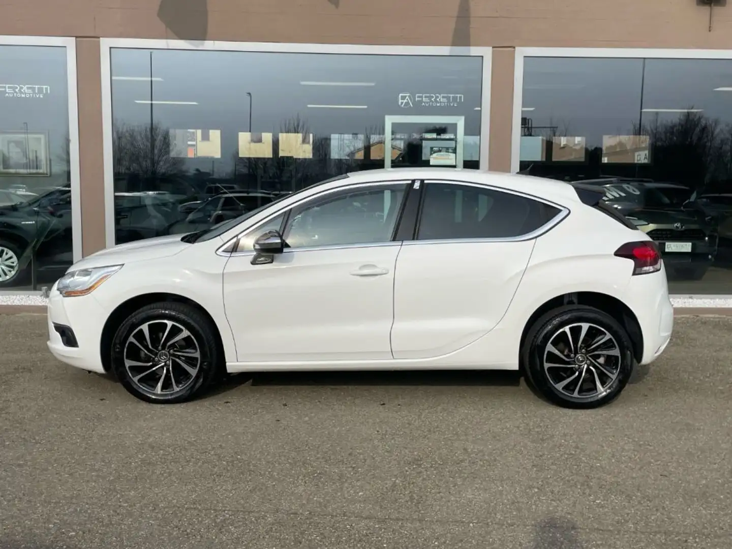 DS Automobiles DS 4 1.6 e-HDi 115 airdream Just Matt Alb - 1