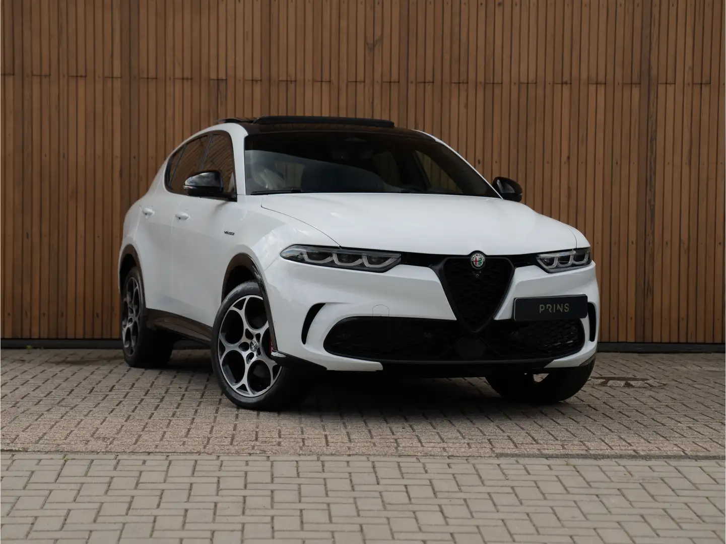Alfa Romeo Tonale 1.3T PHEV Veloce 280pk | Pano-dak | 19 inch | LED- Wit - 2