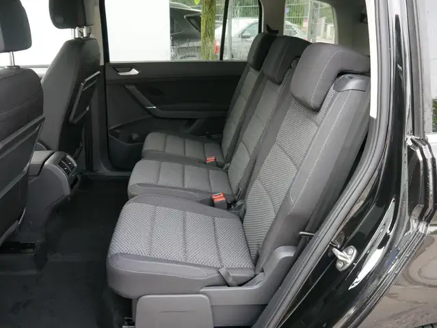 Volkswagen Touran view 10