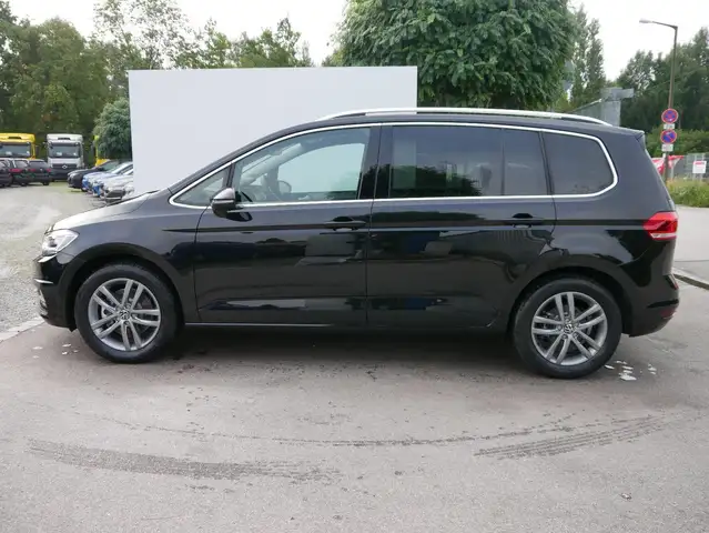 Volkswagen Touran view 4