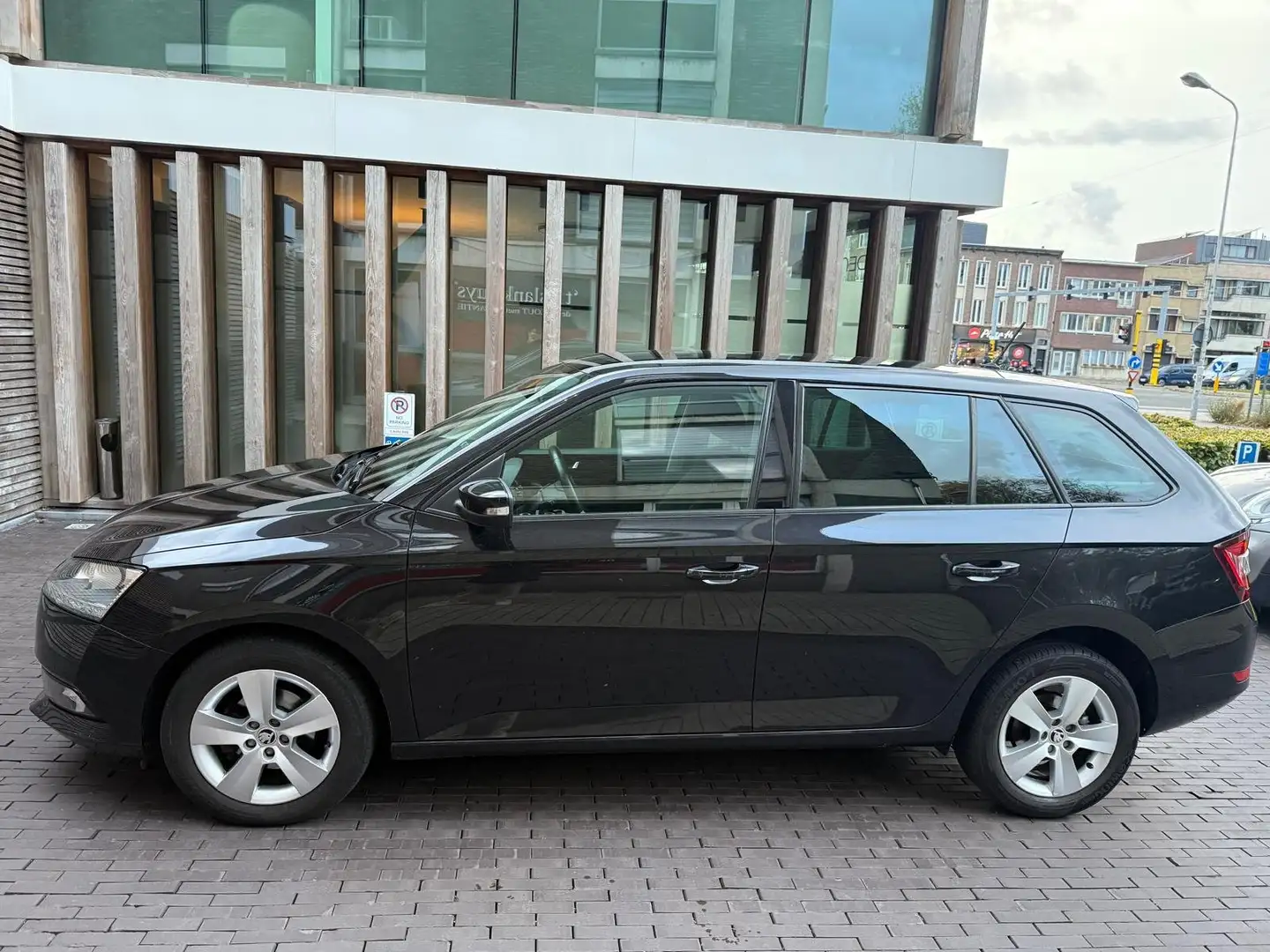 Skoda Fabia Fabia Combi 1.0 TSI Active Noir - 2