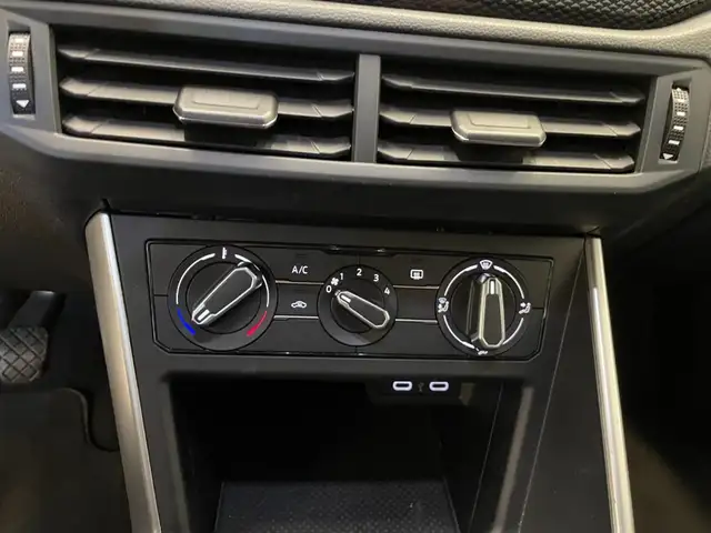 Volkswagen Taigo view 10