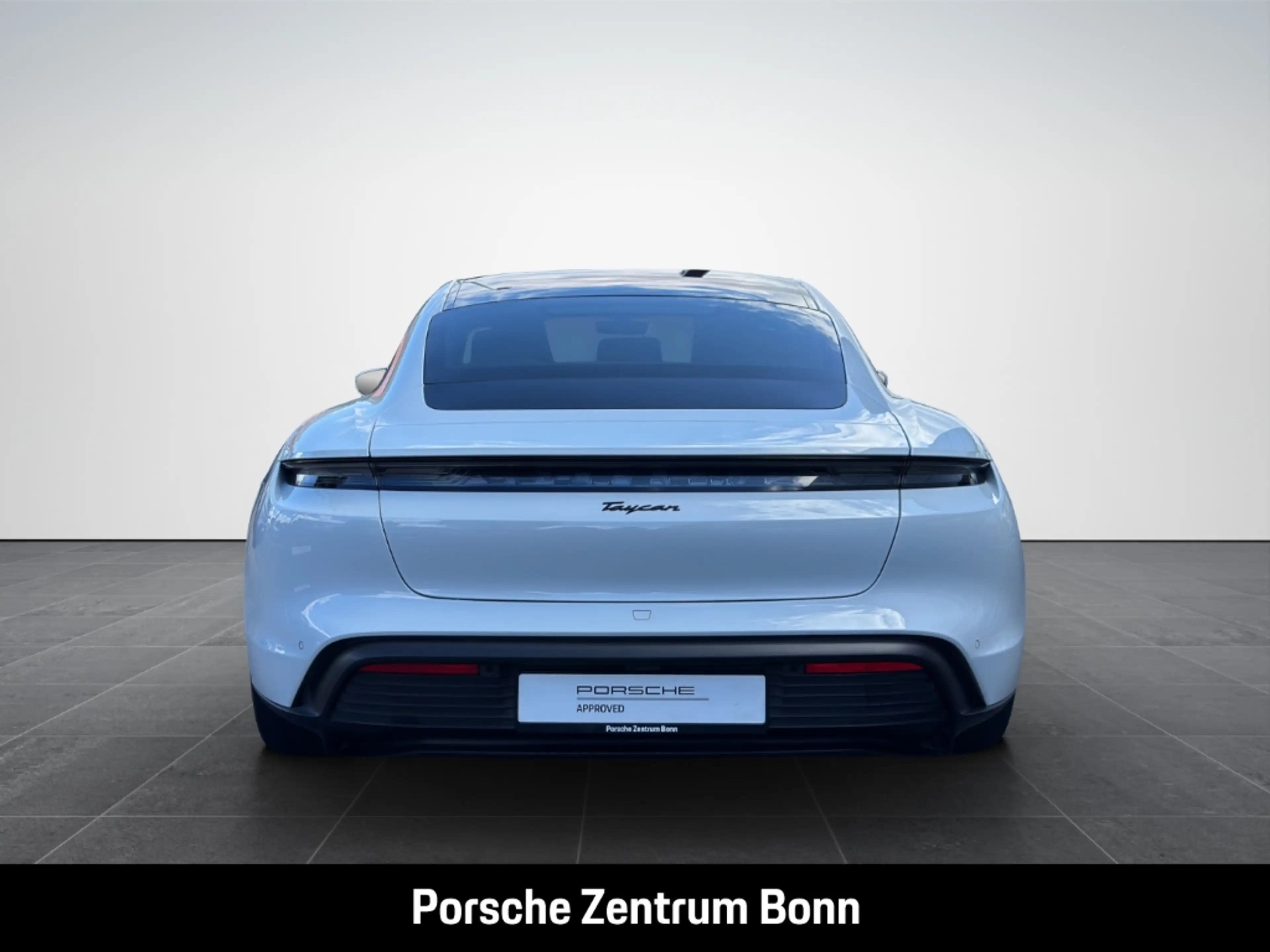 Porsche Taycan — photo 6