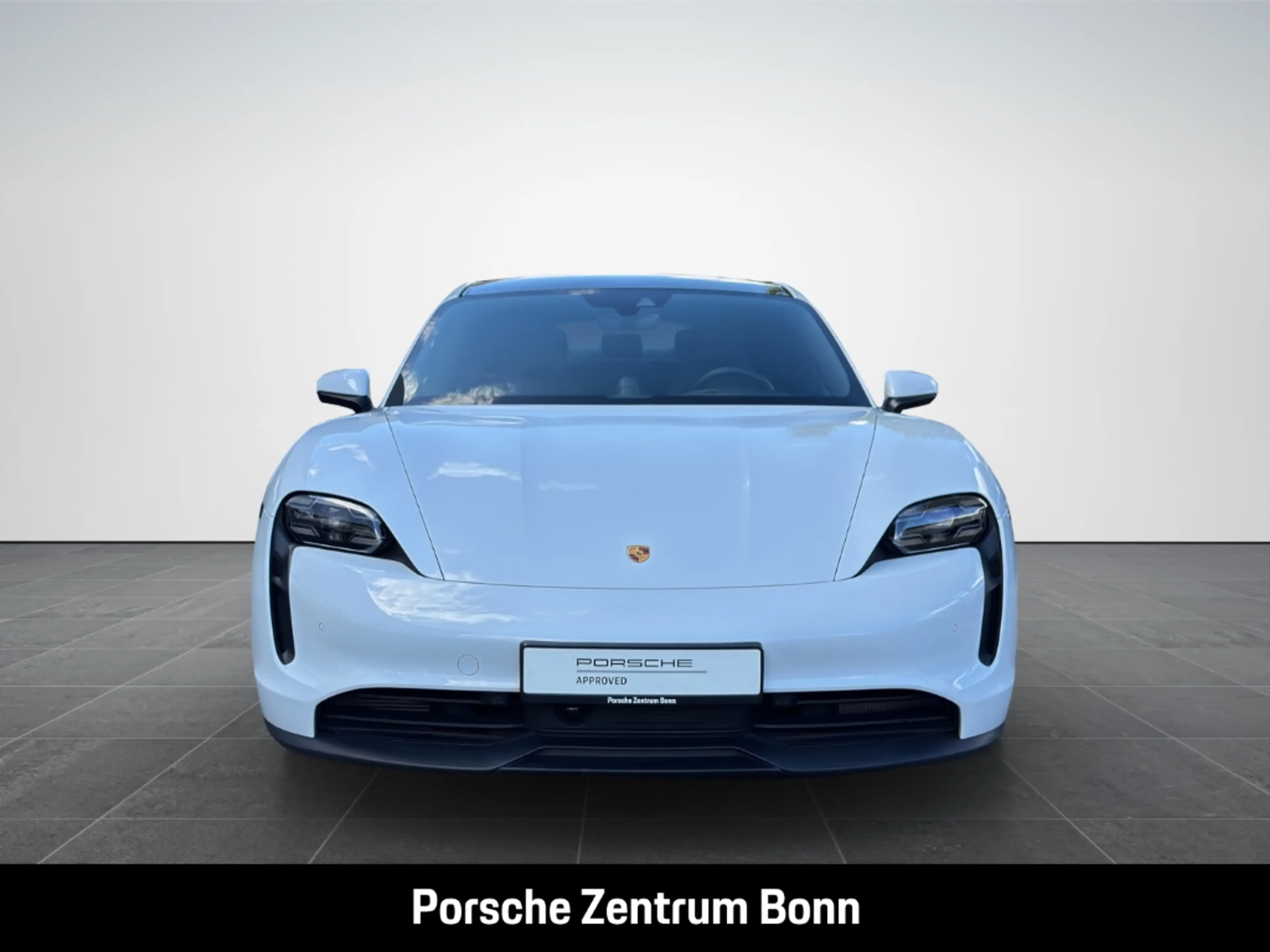 Porsche Taycan — photo 2