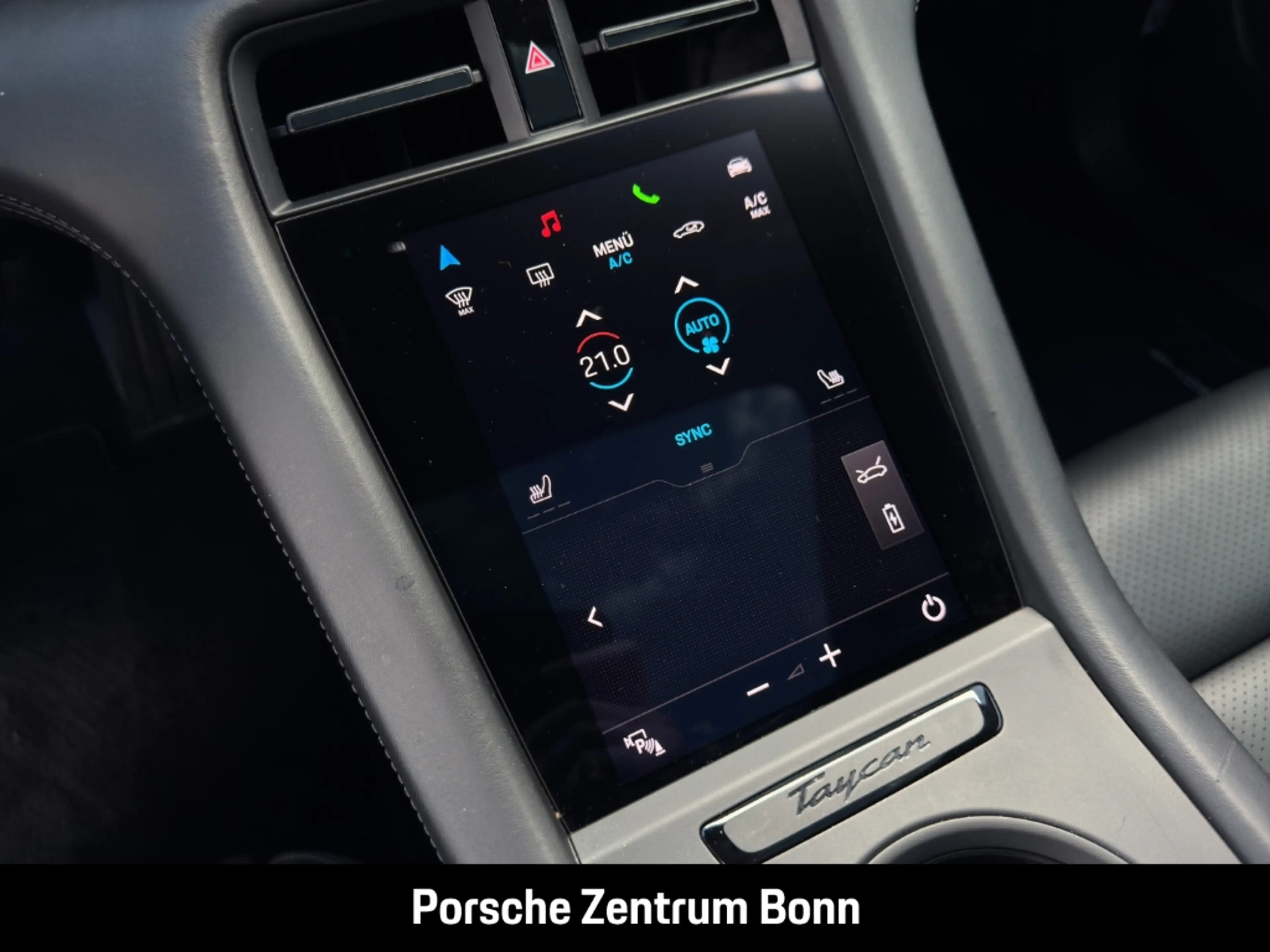 Porsche Taycan — photo 15