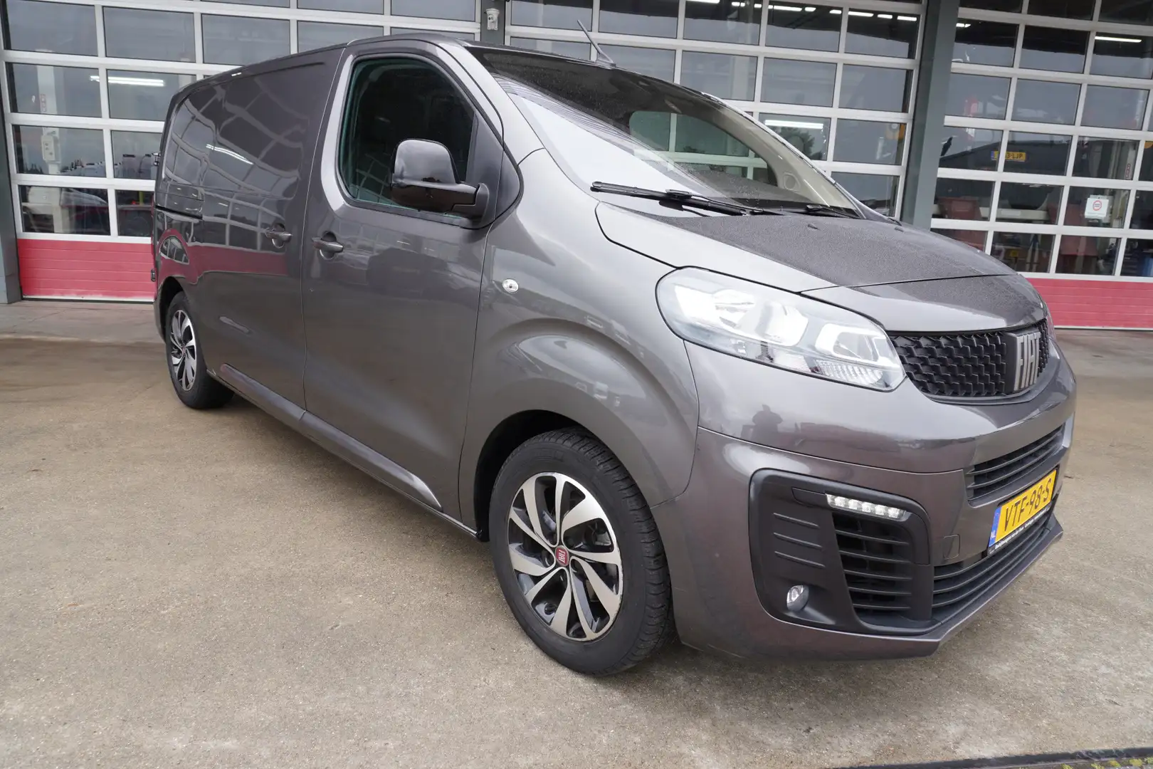 Fiat Scudo 2.0 MultiJet L2H1 145PK SX Schuifdeur links en rec Grijs - 1