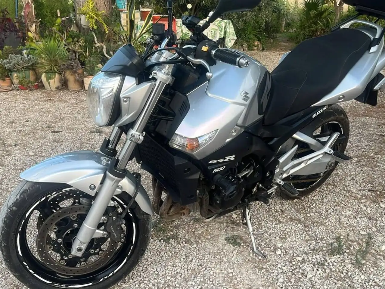 Suzuki GSR 600