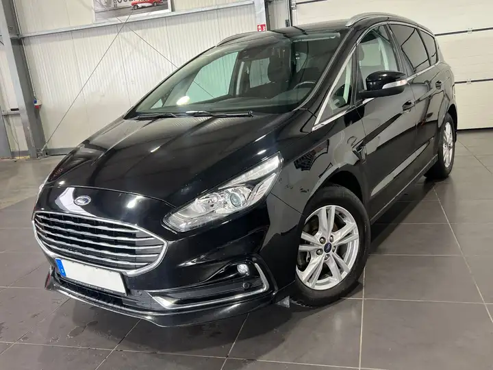 Ford S-Max 2.0 TDCi Automatik *Navi*AHK*SHZ*PDC*Temp*