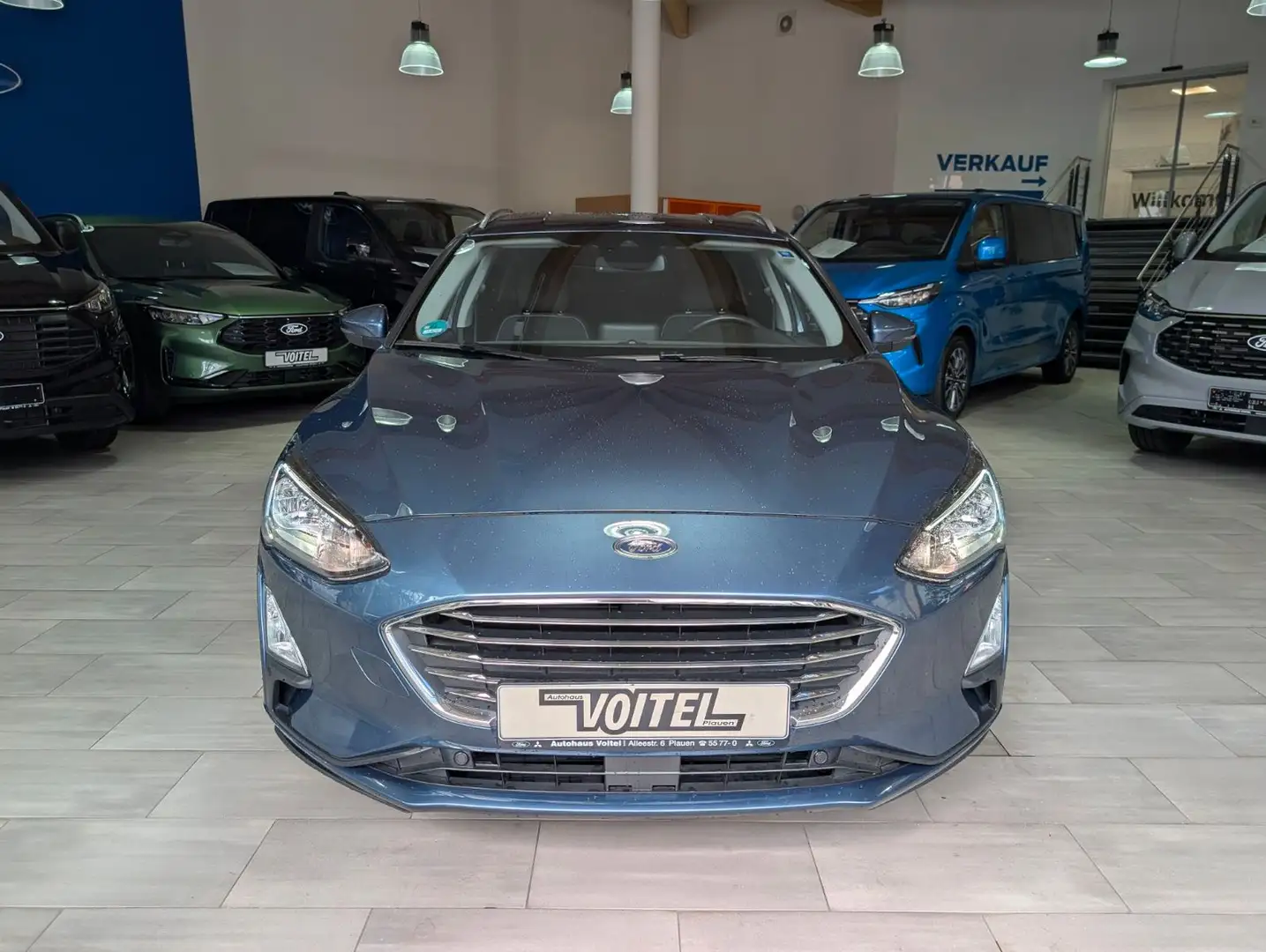 Ford Focus Titanium 1.0 EcoboostHybrid 155PS Blauw - 2