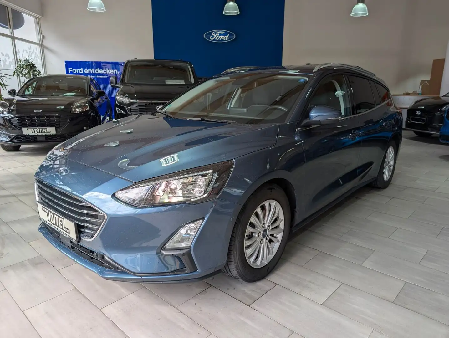 Ford Focus Titanium 1.0 EcoboostHybrid 155PS Blauw - 1