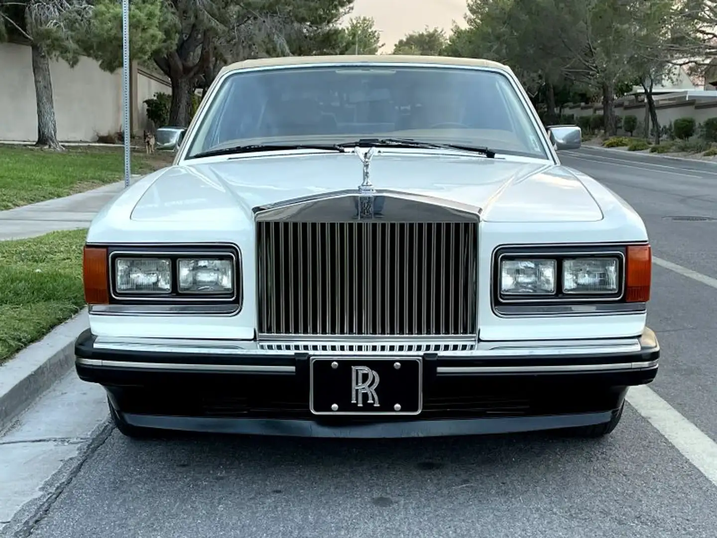 Rolls-Royce Silver Spur - 2