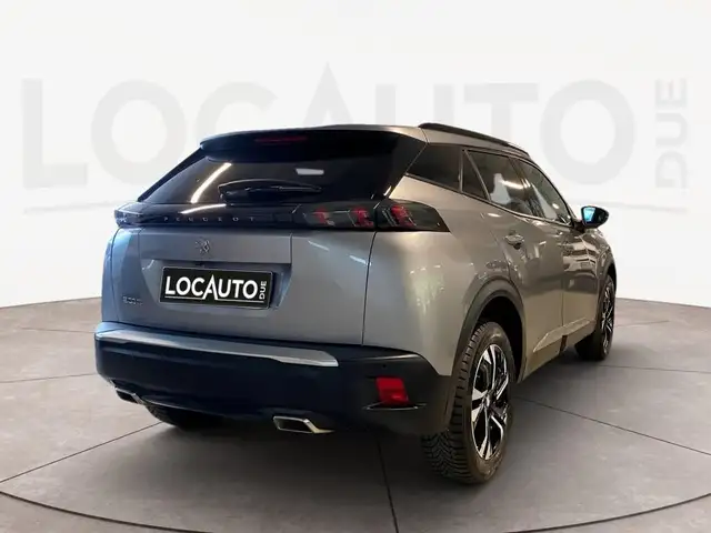 Peugeot 2008 view 4