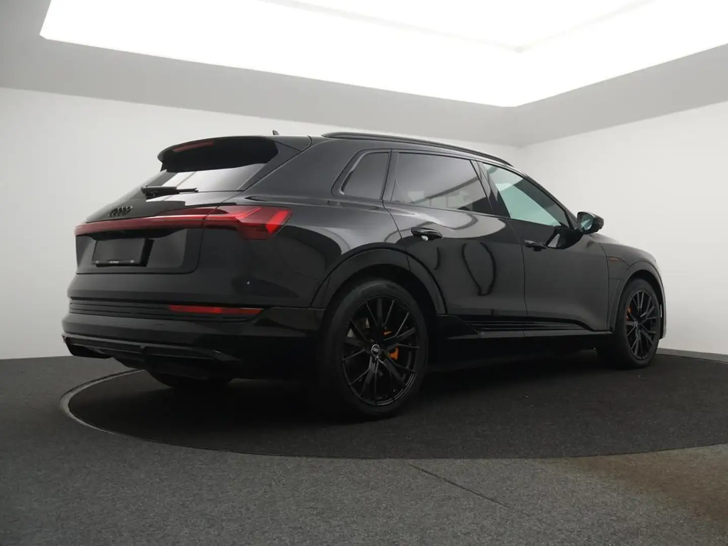 Audi e-tron Audi e-tron - 3X S-LINE 55 QUATTRO 408PK *FULL BLACK*PANO*SPORTSEATS*NAVI*APP CONNECT*ZETELVERWARMING*... Black - 2