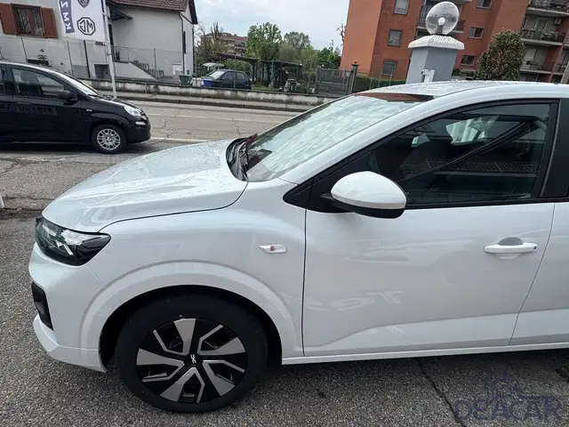 Dacia Sandero view 2