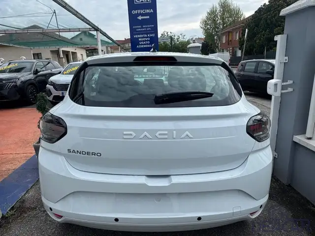 Dacia Sandero view 4