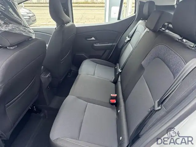 Dacia Sandero view 10
