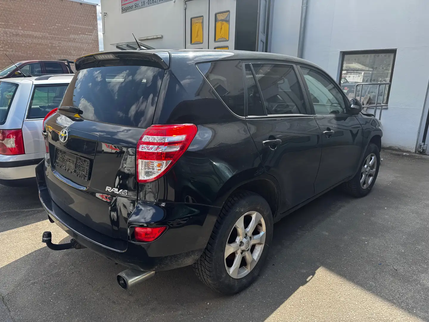 Toyota RAV 4 2.2 D-4D 4x4 Life EURO 5 Noir - 1