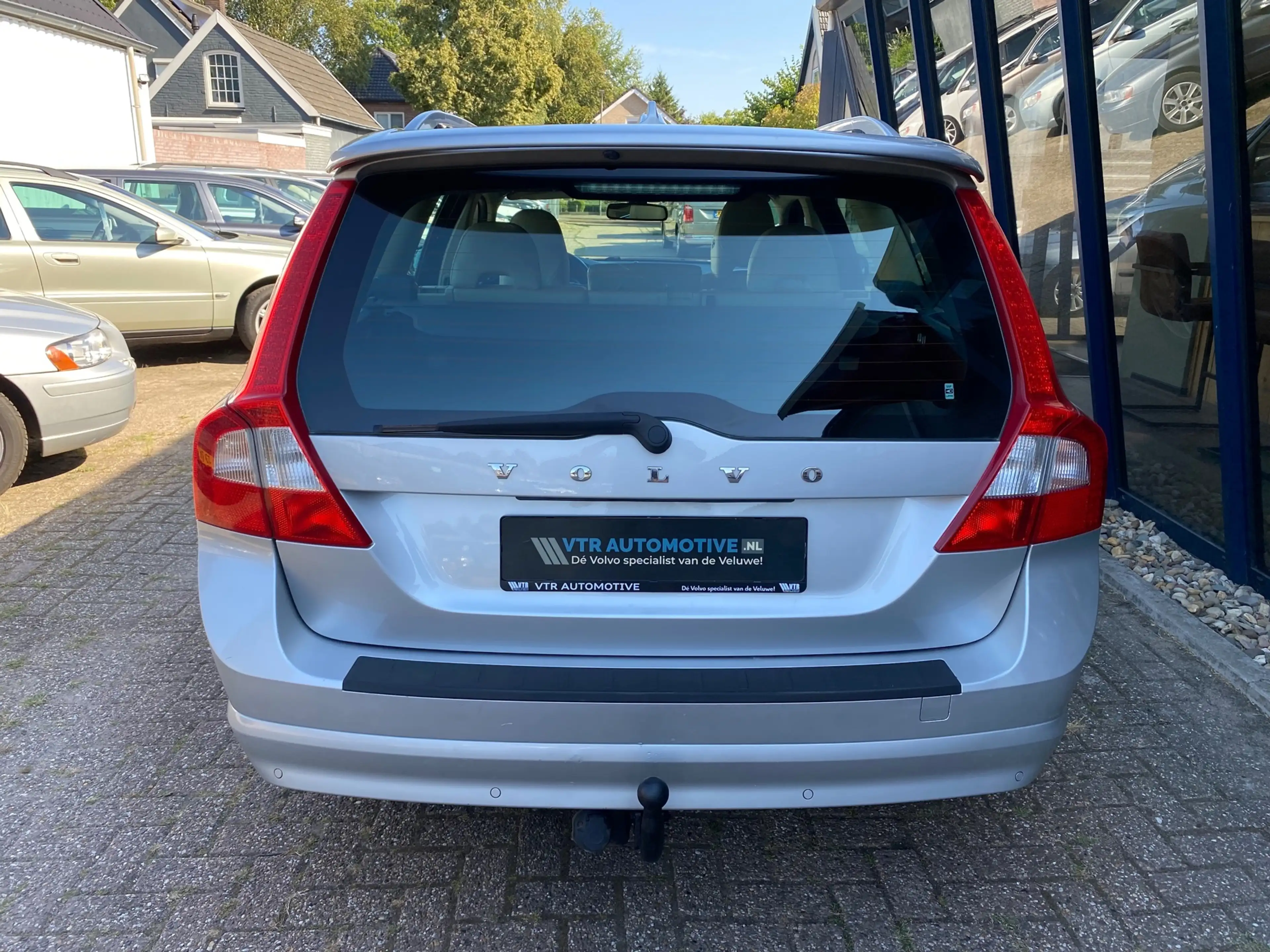 Volvo V70 2.5FT Summum Automaat LEER / XENON / TREKHAAK — photo 3