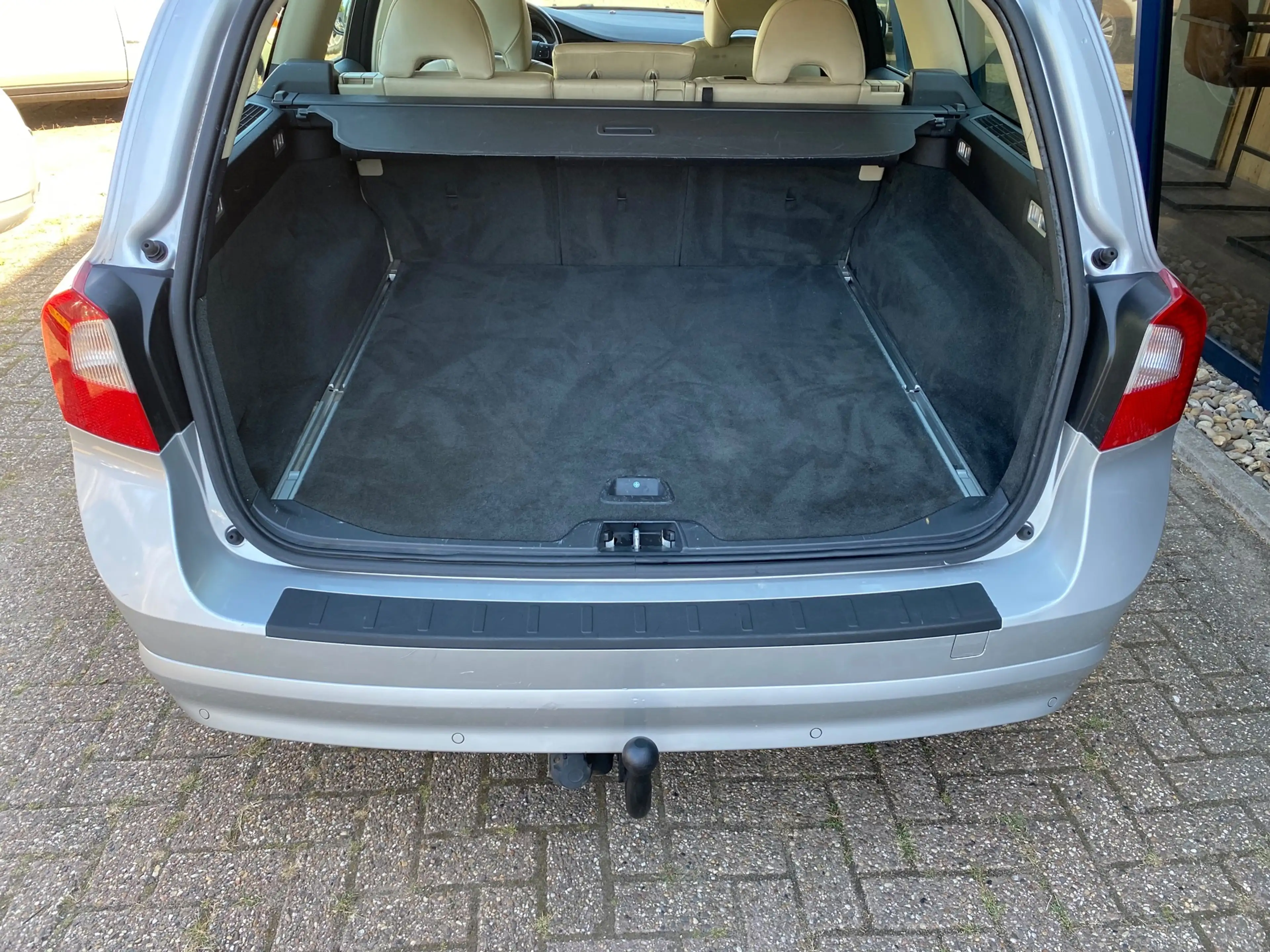 Volvo V70 2.5FT Summum Automaat LEER / XENON / TREKHAAK — photo 13