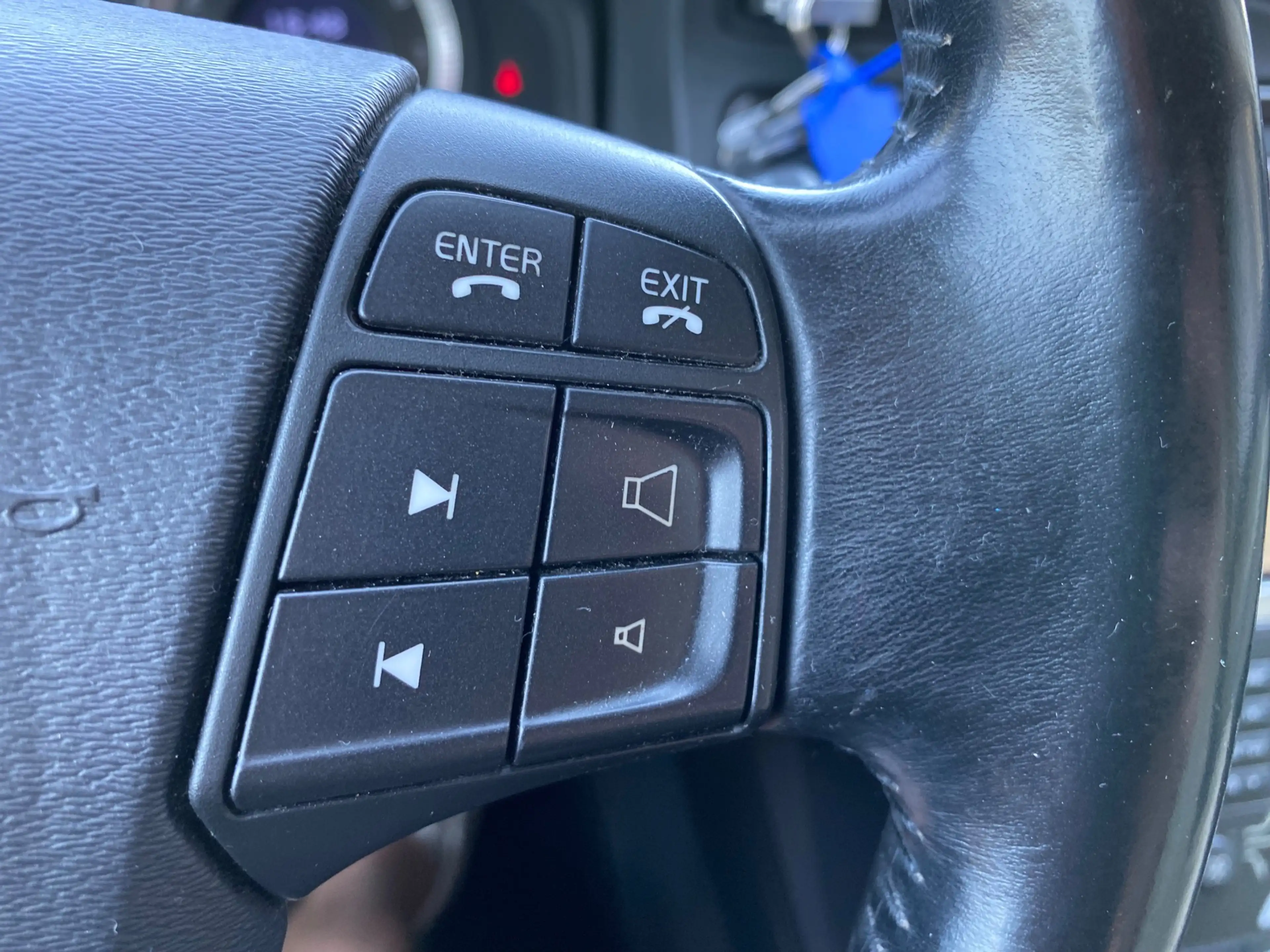 Volvo V70 2.5FT Summum Automaat LEER / XENON / TREKHAAK — photo 17