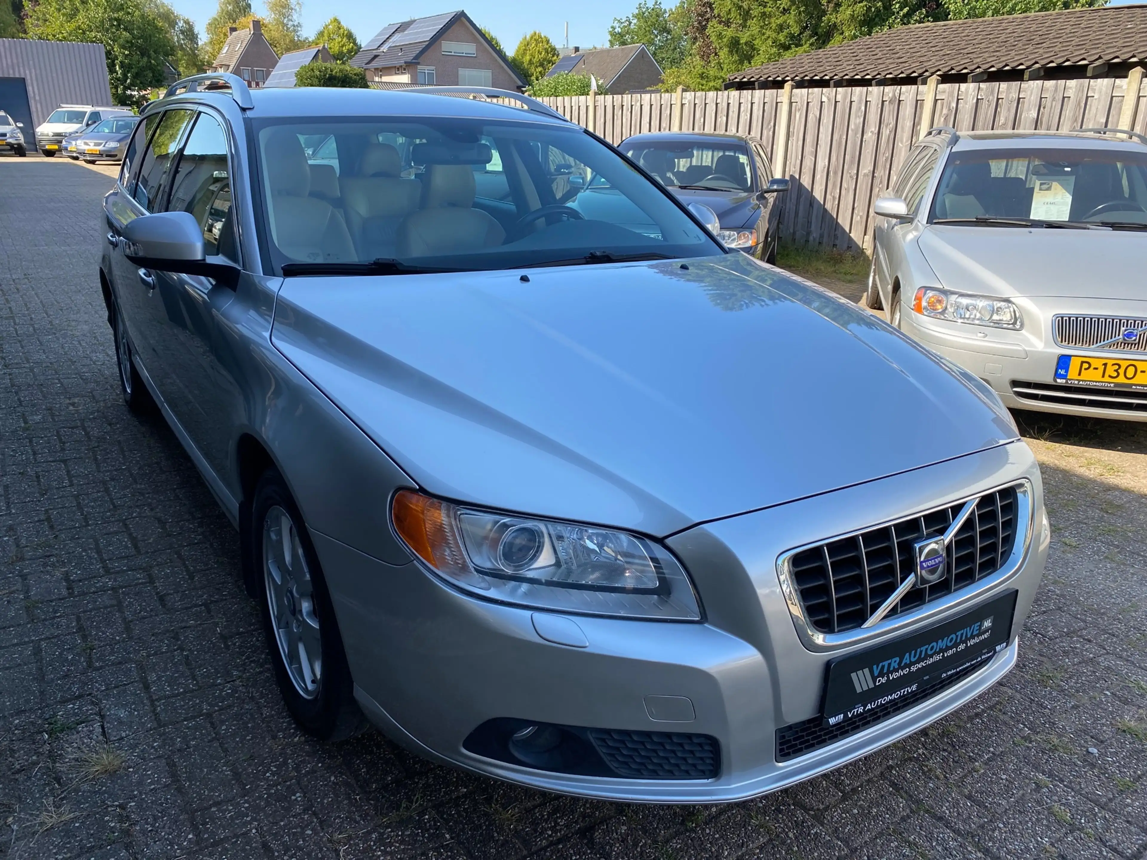 Volvo V70 2.5FT Summum Automaat LEER / XENON / TREKHAAK — photo 5