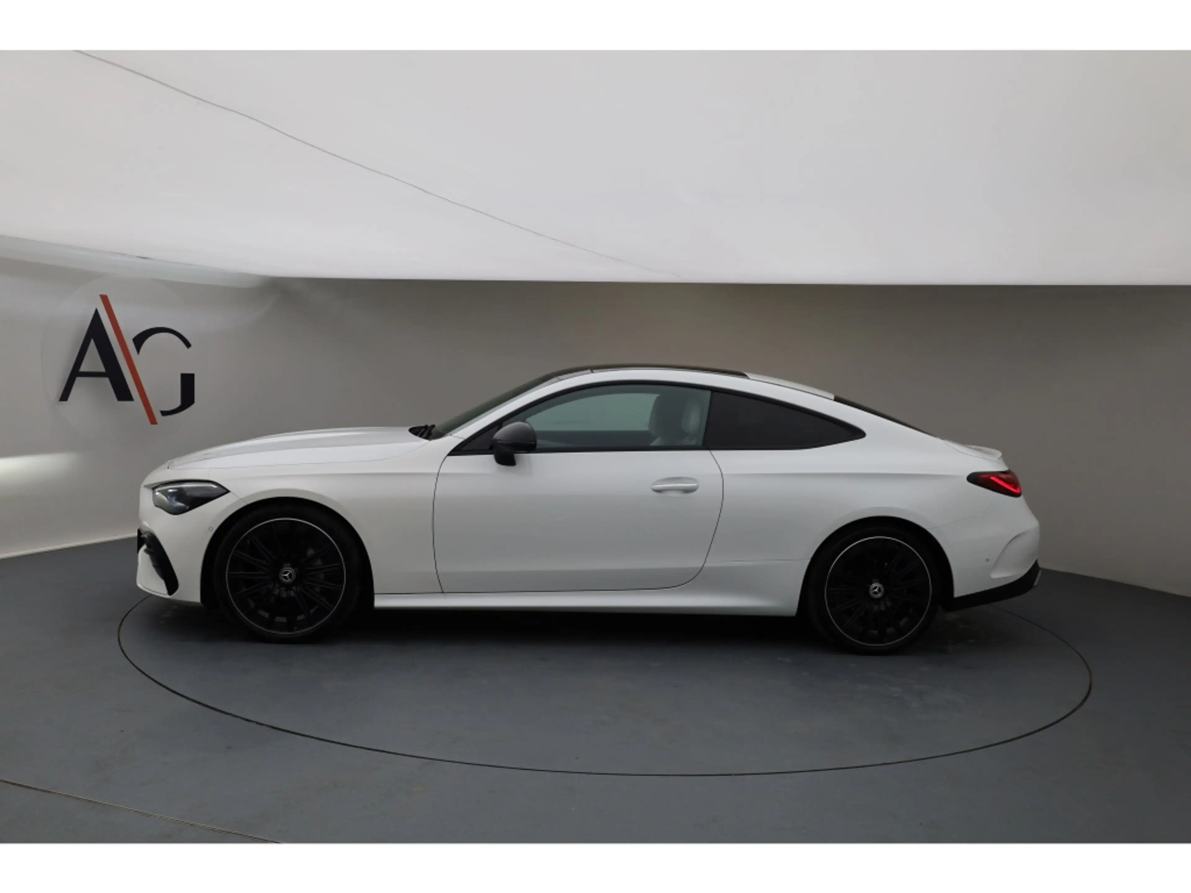 Mercedes-Benz CLE 220 d Coupé AMG Pano Sitzkl. Night Burm 20" — photo 3