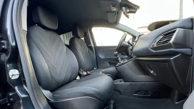 Lancia Ypsilon view 10