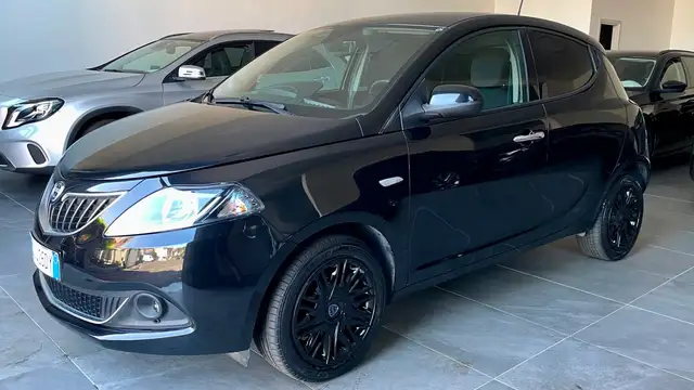 Lancia Ypsilon view 3