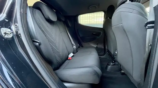 Lancia Ypsilon view 11