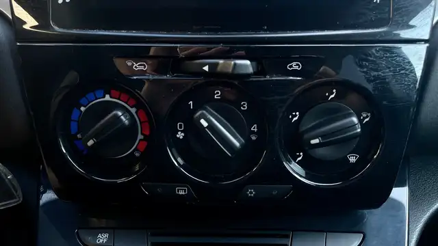 Lancia Ypsilon view 14
