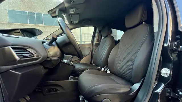 Lancia Ypsilon view 8