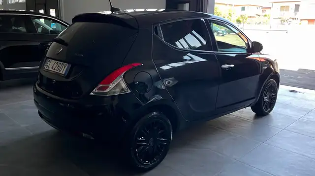 Lancia Ypsilon view 6