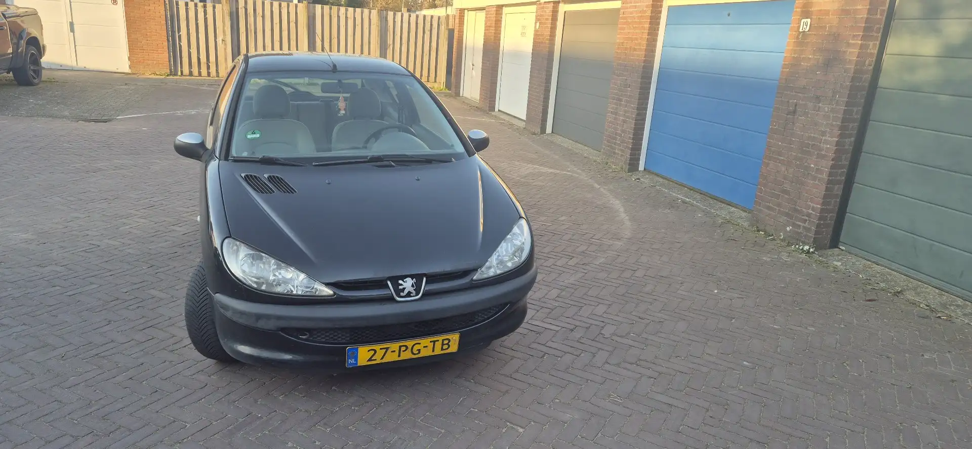 Peugeot 206 1.1 XR Negro - 2