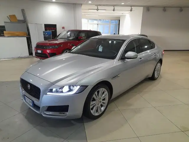 Jaguar XF XF 2.0 D 180 CV aut. Portfolio