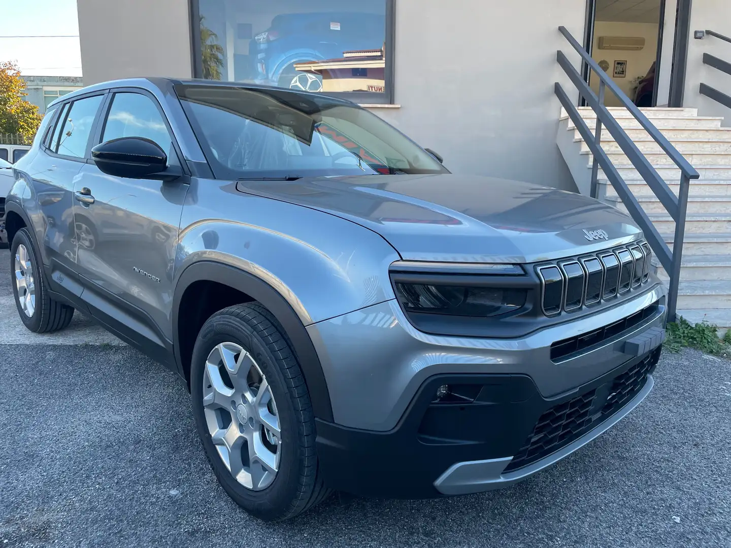 Jeep Avenger Avenger My25 1.2 turbo Altitude fwd 100cv Gris - 2