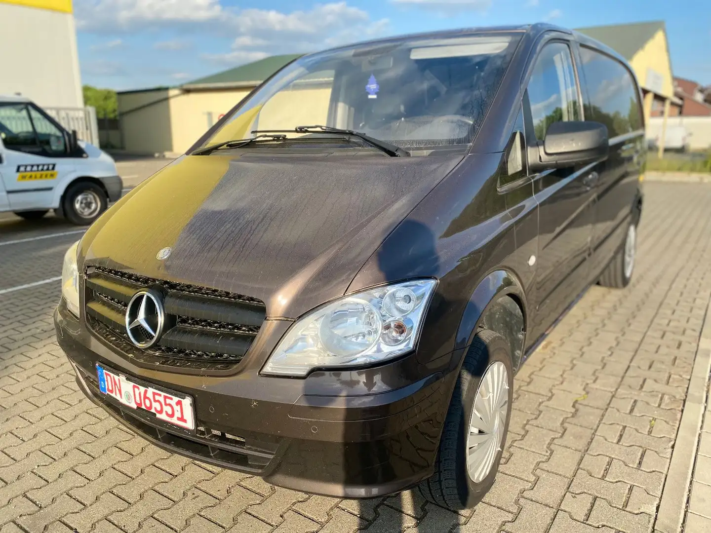 Mercedes-Benz Vito Kasten 4x4 116 CDI kompakt  AUTOMATIK  NAV Kahverengi - 2