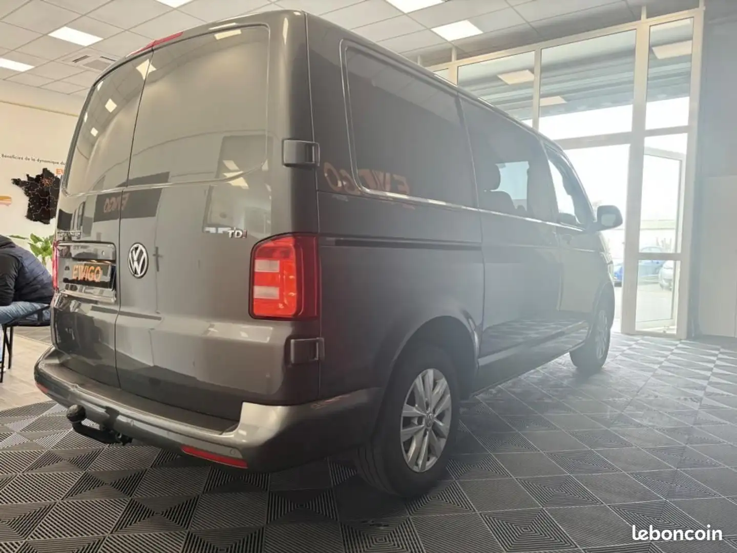Volkswagen Transporter VU FOURGON 2.0L TDI 150ch L1H1 BUSINESS LINE PLUS  Gris - 2