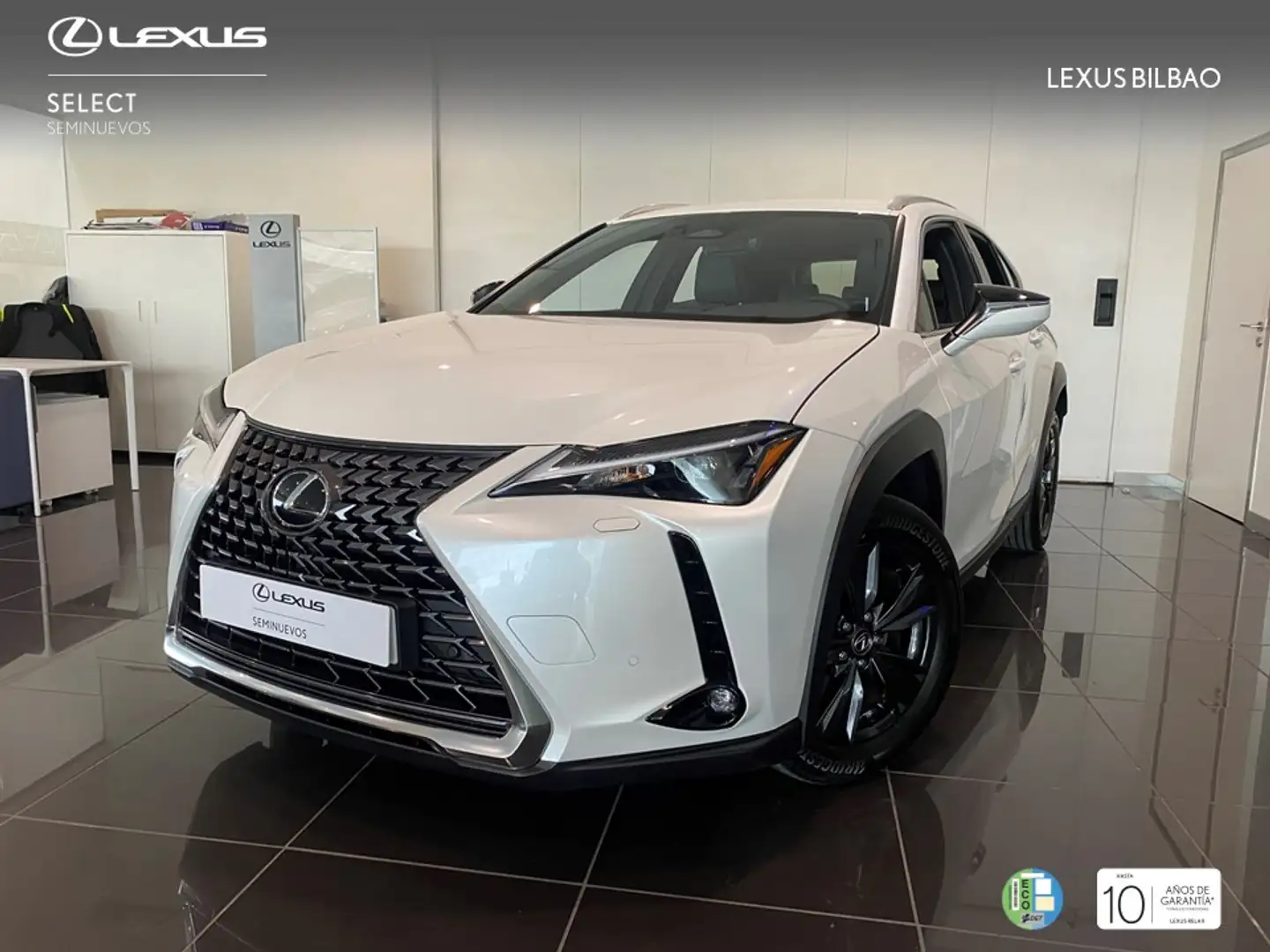 Lexus UX 300h + Blanc - 1
