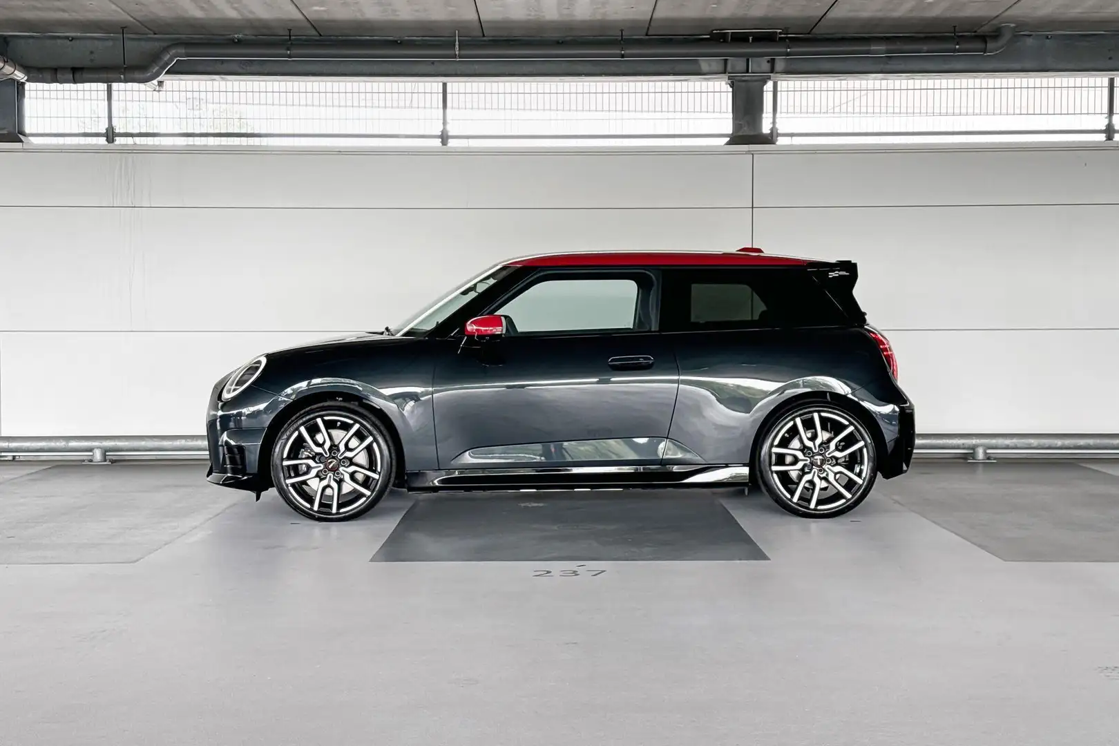 MINI Cooper SE 3-deurs | Joh Cooper Works | Pakket XL | Summer Sa Grijs - 2