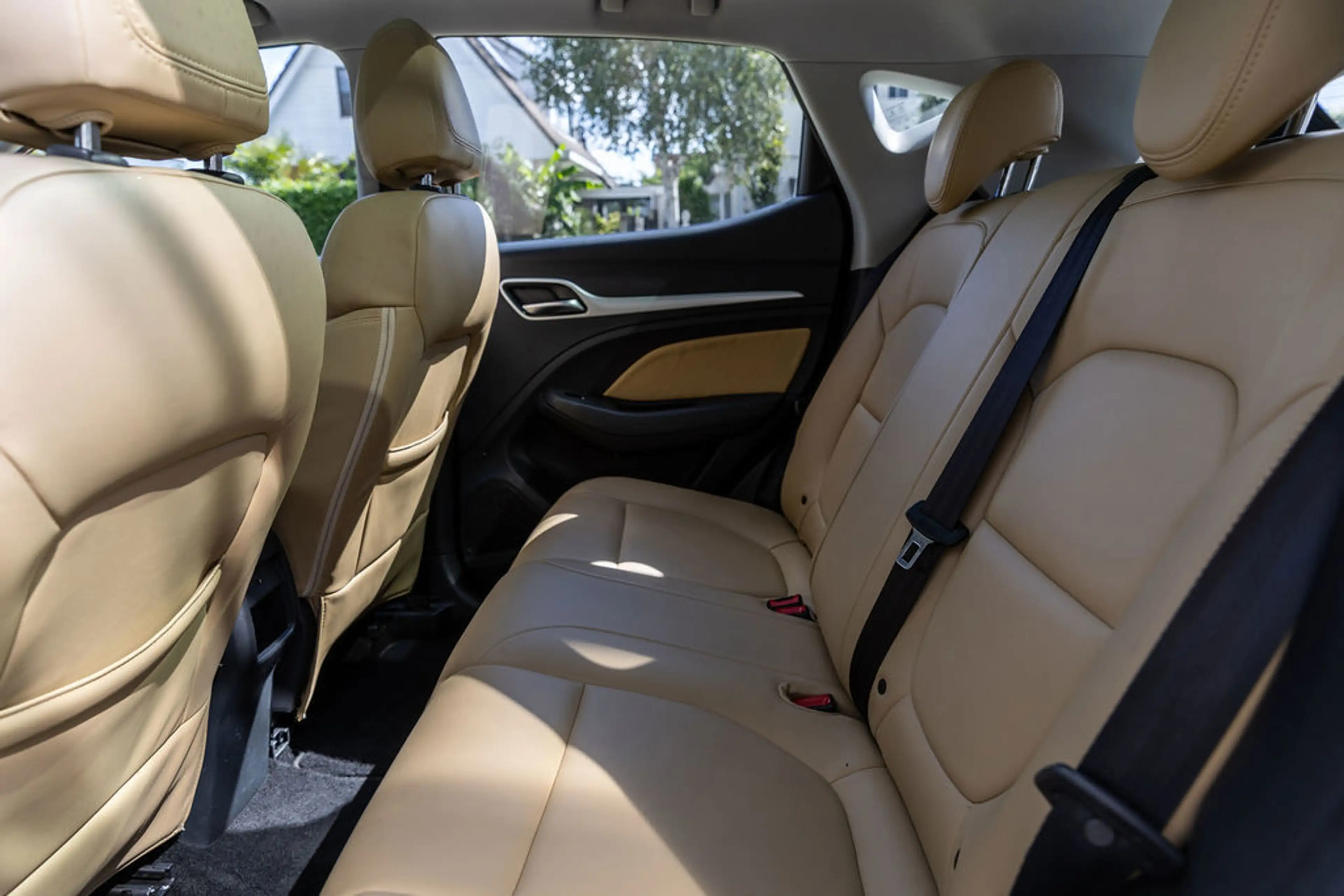 MG ZS MG EV Luxury 45 kWh Beige lederen interieur — photo 31