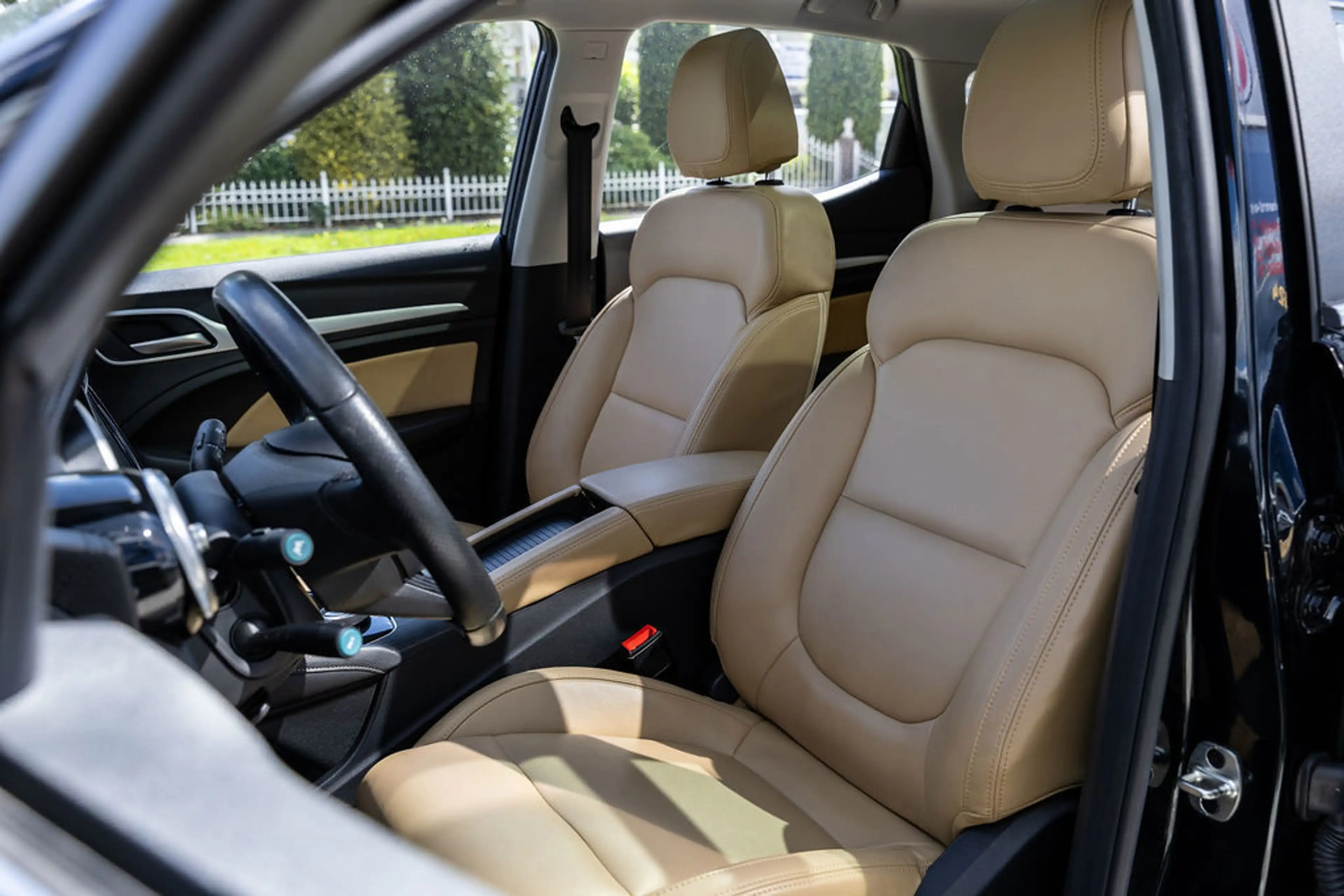 MG ZS MG EV Luxury 45 kWh Beige lederen interieur — photo 11