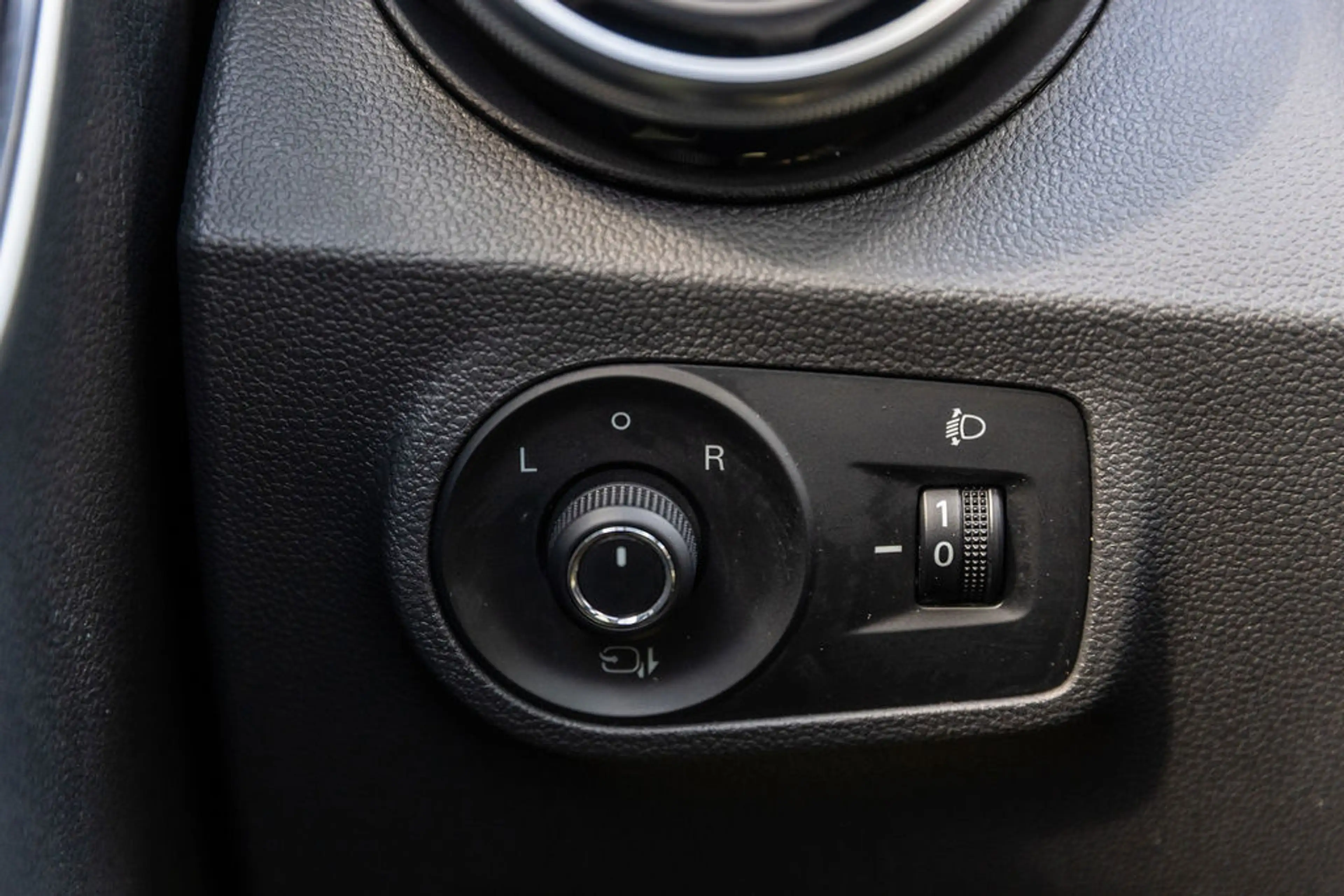 MG ZS MG EV Luxury 45 kWh Beige lederen interieur — photo 16