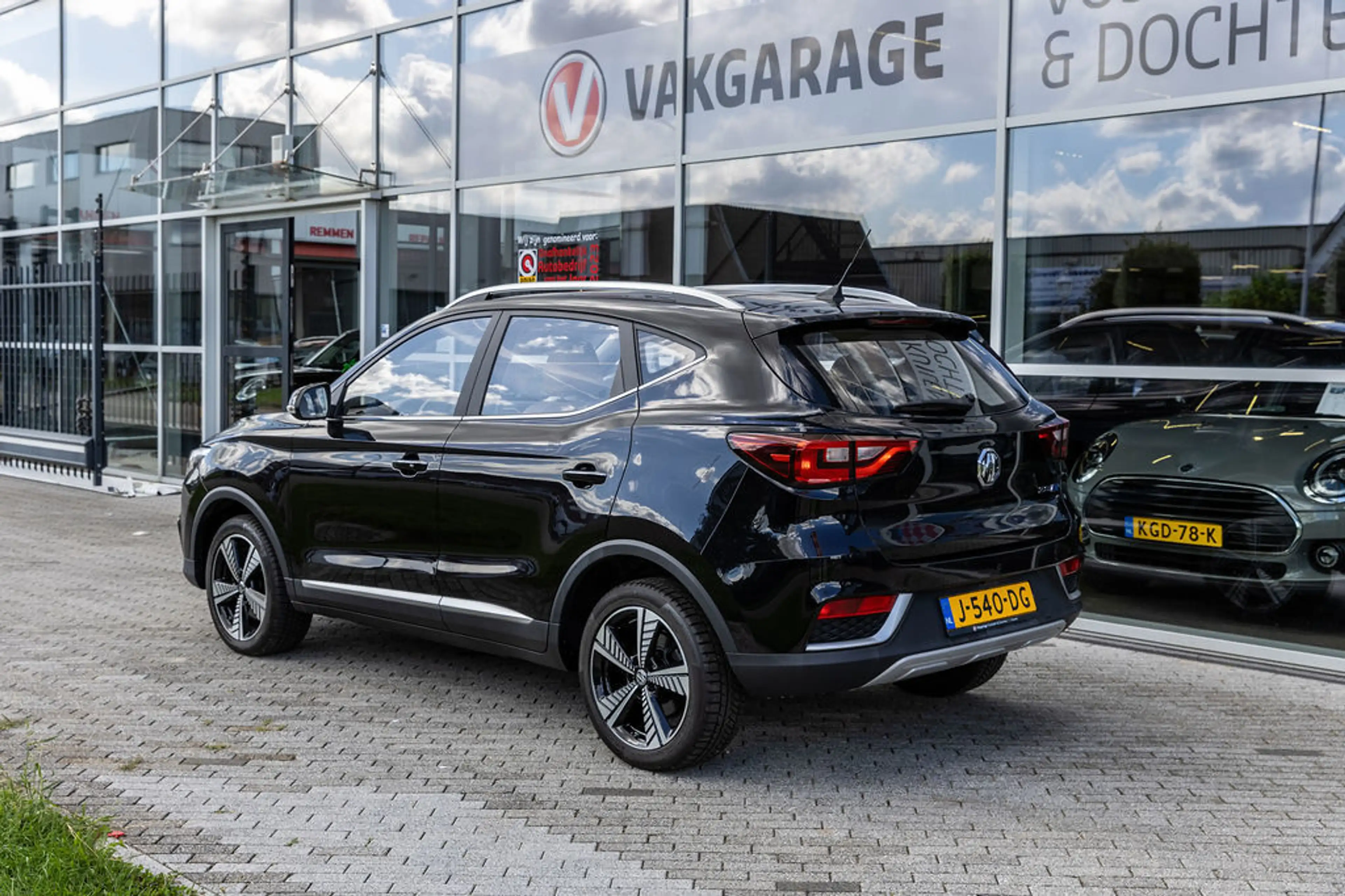 MG ZS MG EV Luxury 45 kWh Beige lederen interieur — photo 3