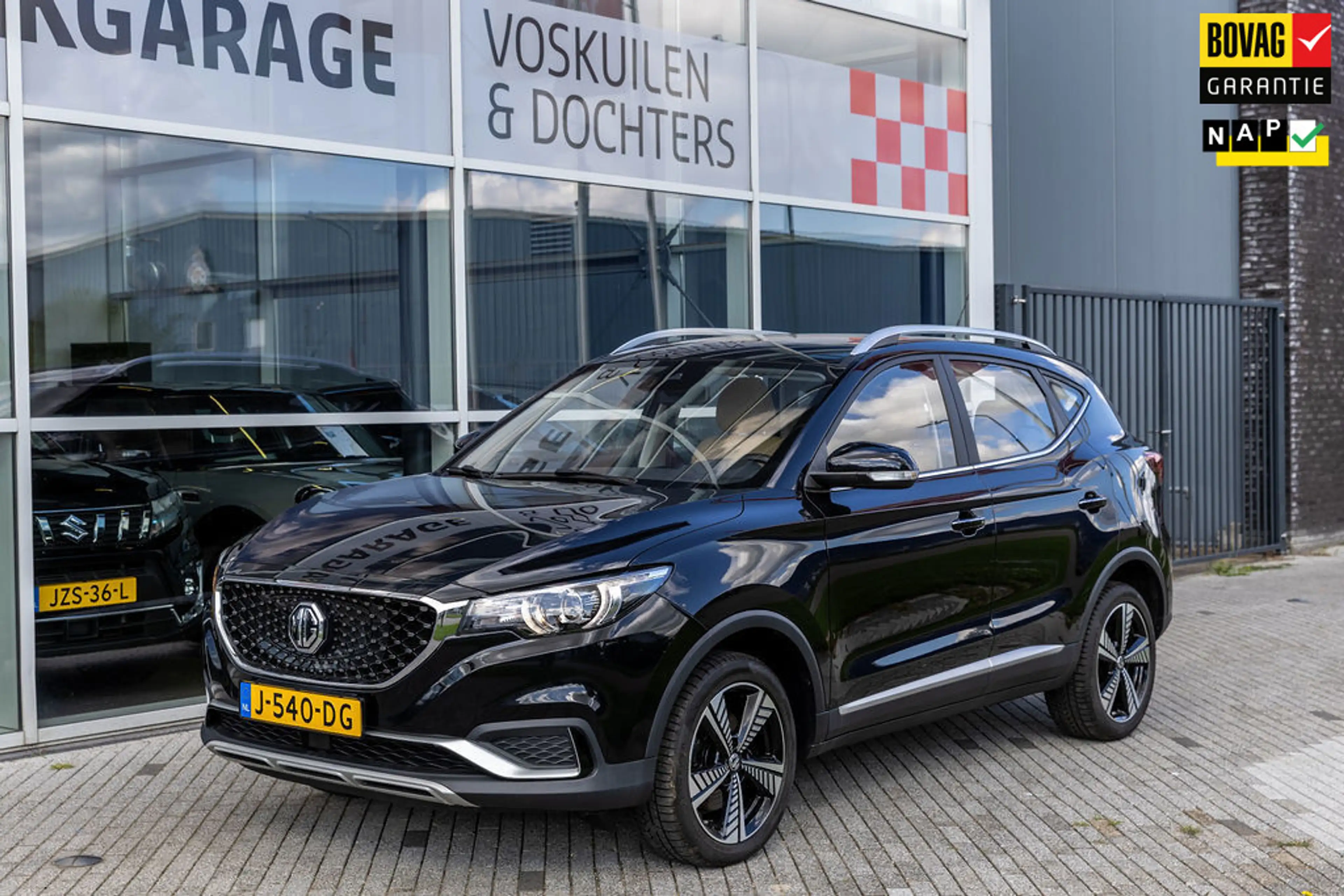 MG ZS MG EV Luxury 45 kWh Beige lederen interieur