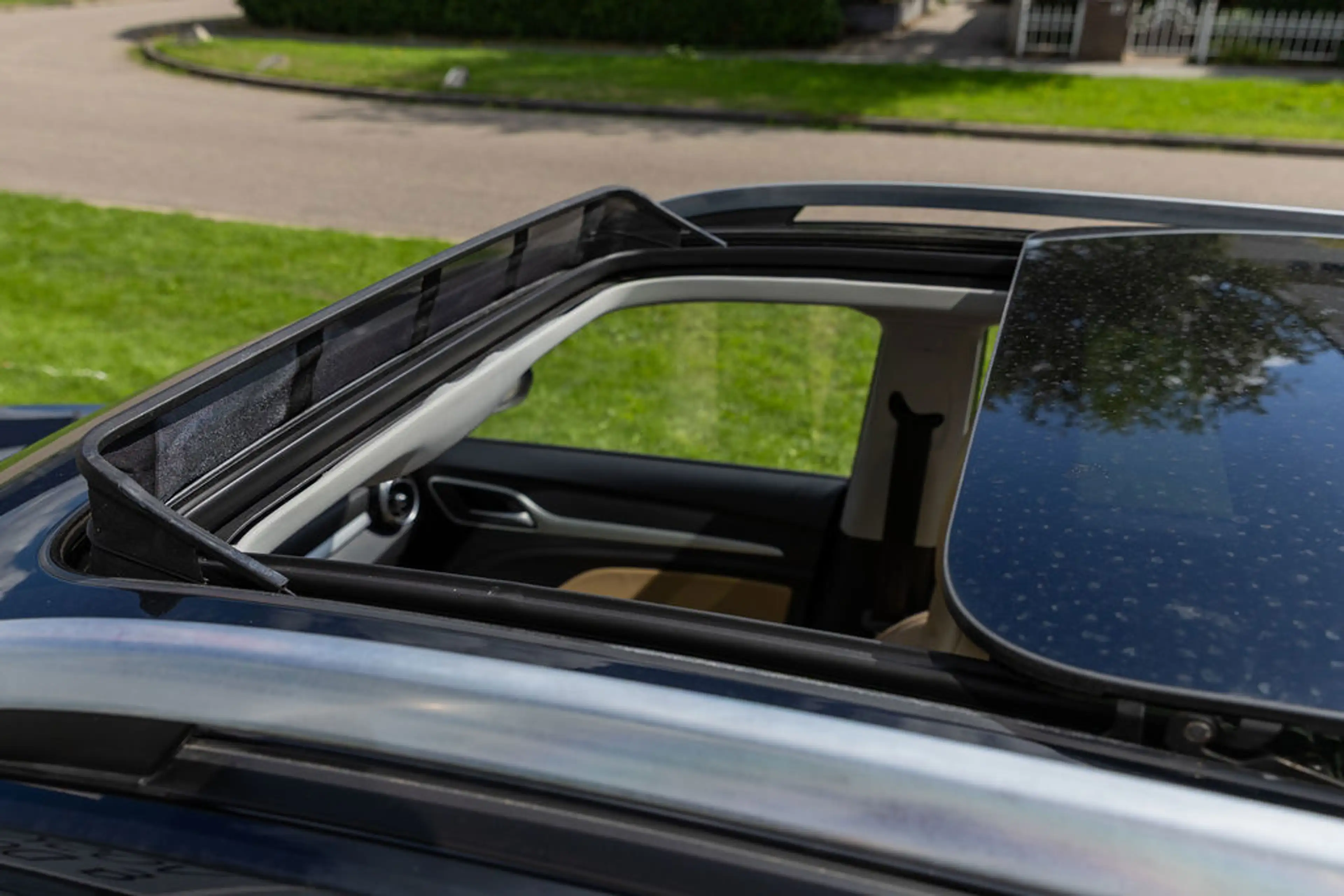 MG ZS MG EV Luxury 45 kWh Beige lederen interieur — photo 36
