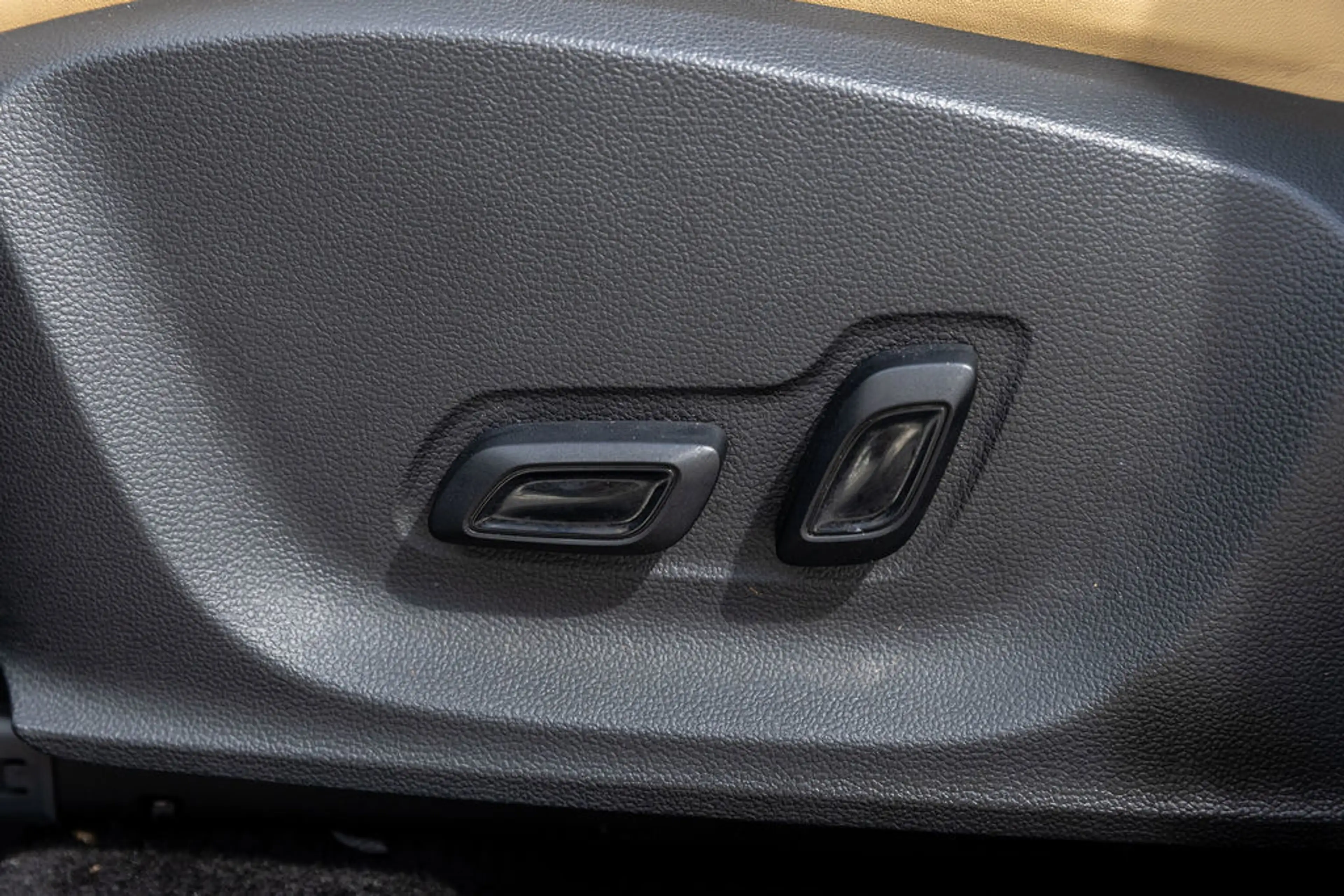 MG ZS MG EV Luxury 45 kWh Beige lederen interieur — photo 29