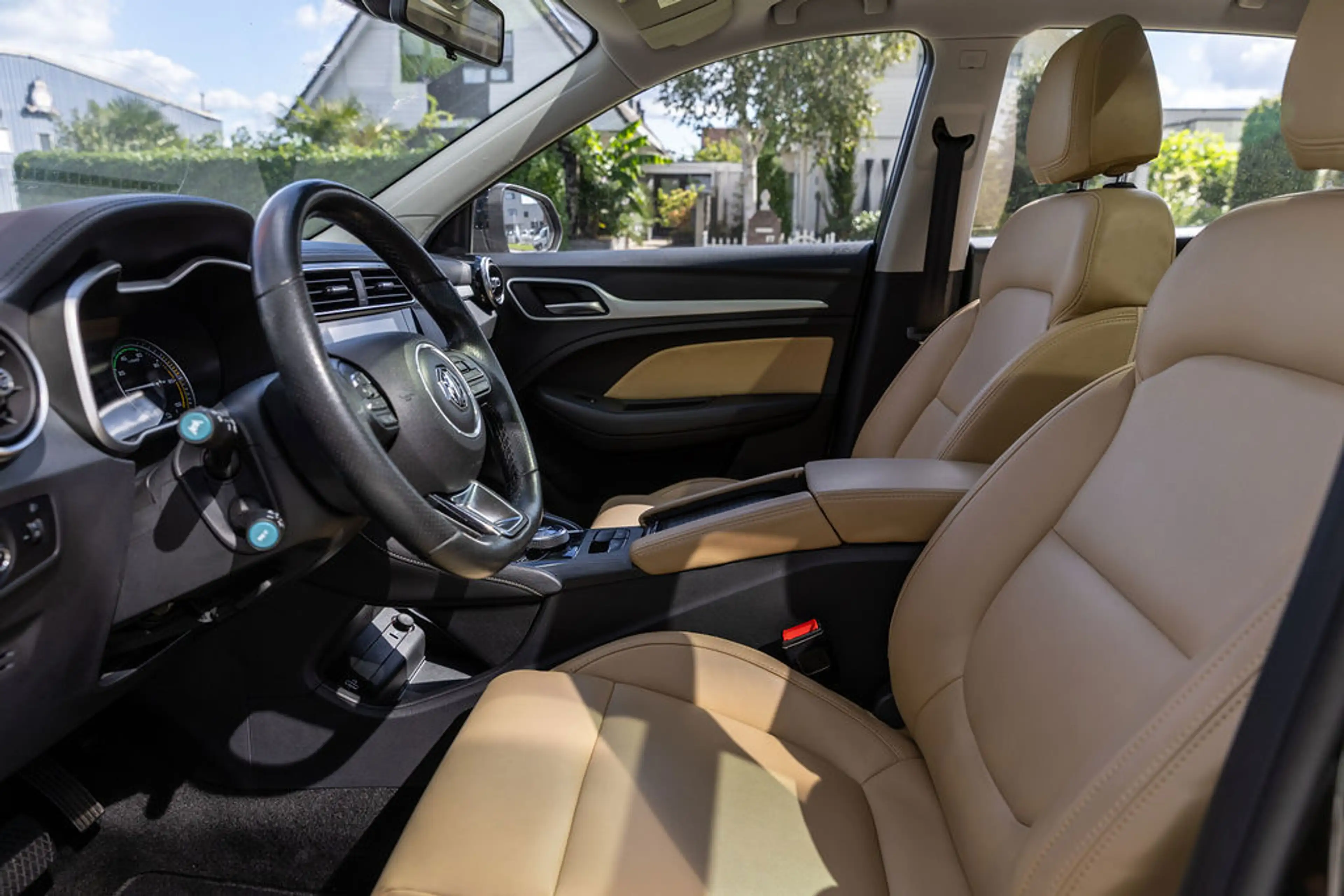 MG ZS MG EV Luxury 45 kWh Beige lederen interieur — photo 28