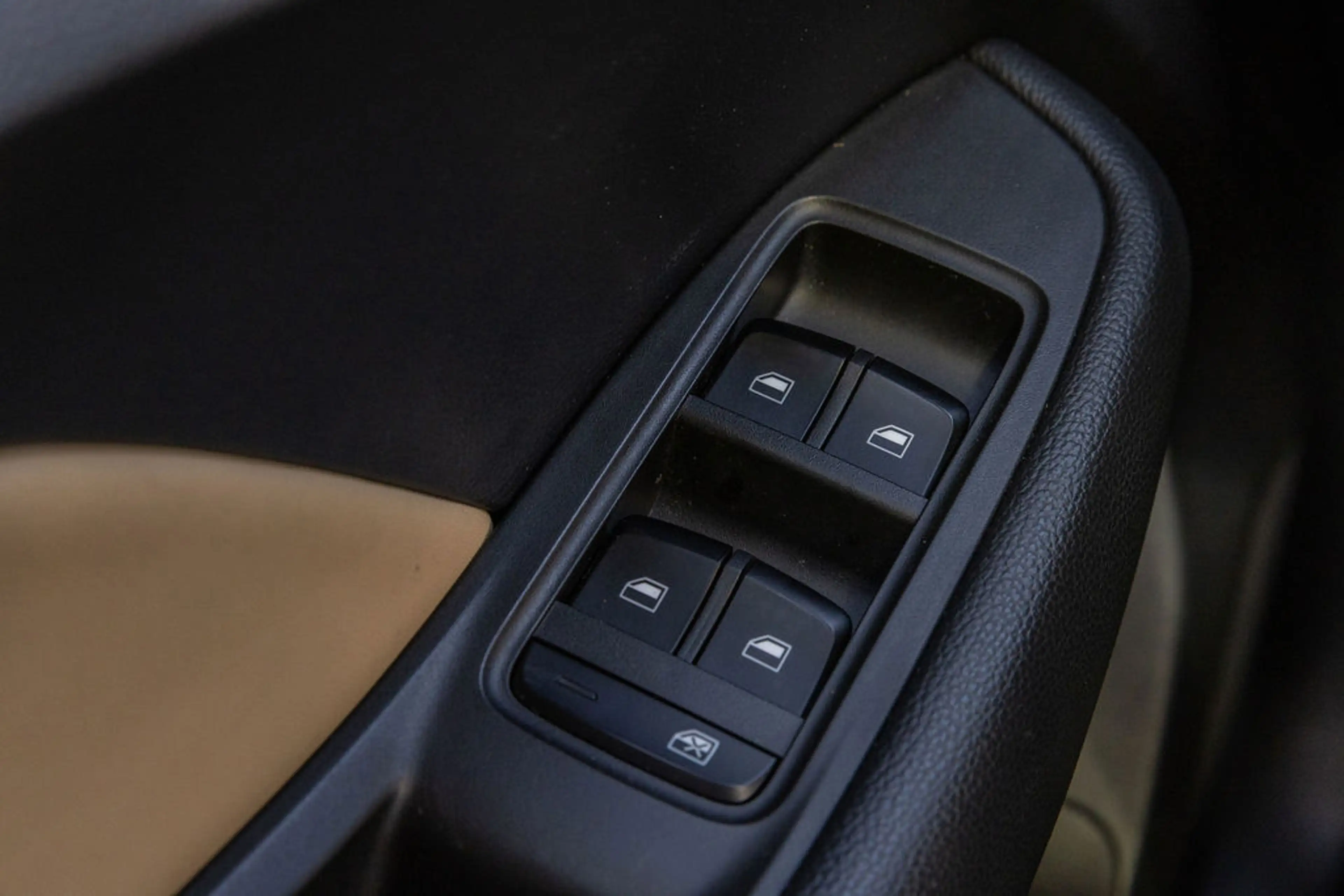 MG ZS MG EV Luxury 45 kWh Beige lederen interieur — photo 17