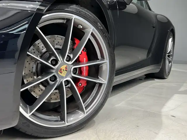 Porsche 911 view 19