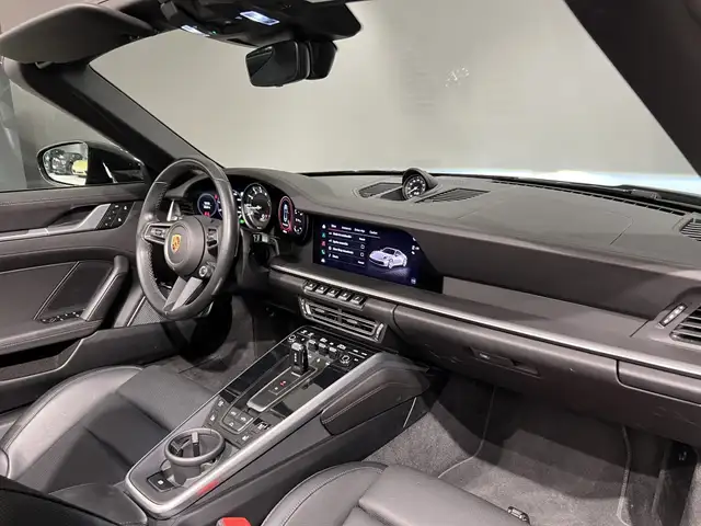 Porsche 911 view 30